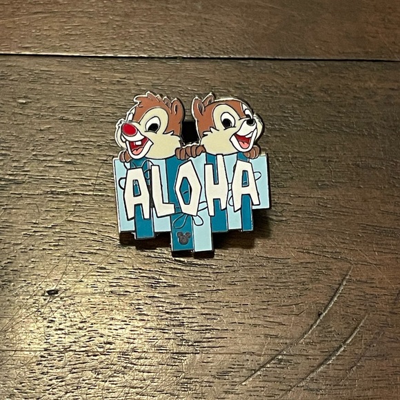 Disney WDW - Hidden Mickey Series III - Aloha - Chip and Dale Pin - Picture 1 of 3